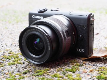 Canon EOS M200 + 15-45mm Lens Siyah Aynasız Fotoğraf Makinesi