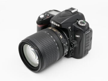 Nikon D90 + 18-105 mm Lens Dijital SLR Fotoğraf Makinesi