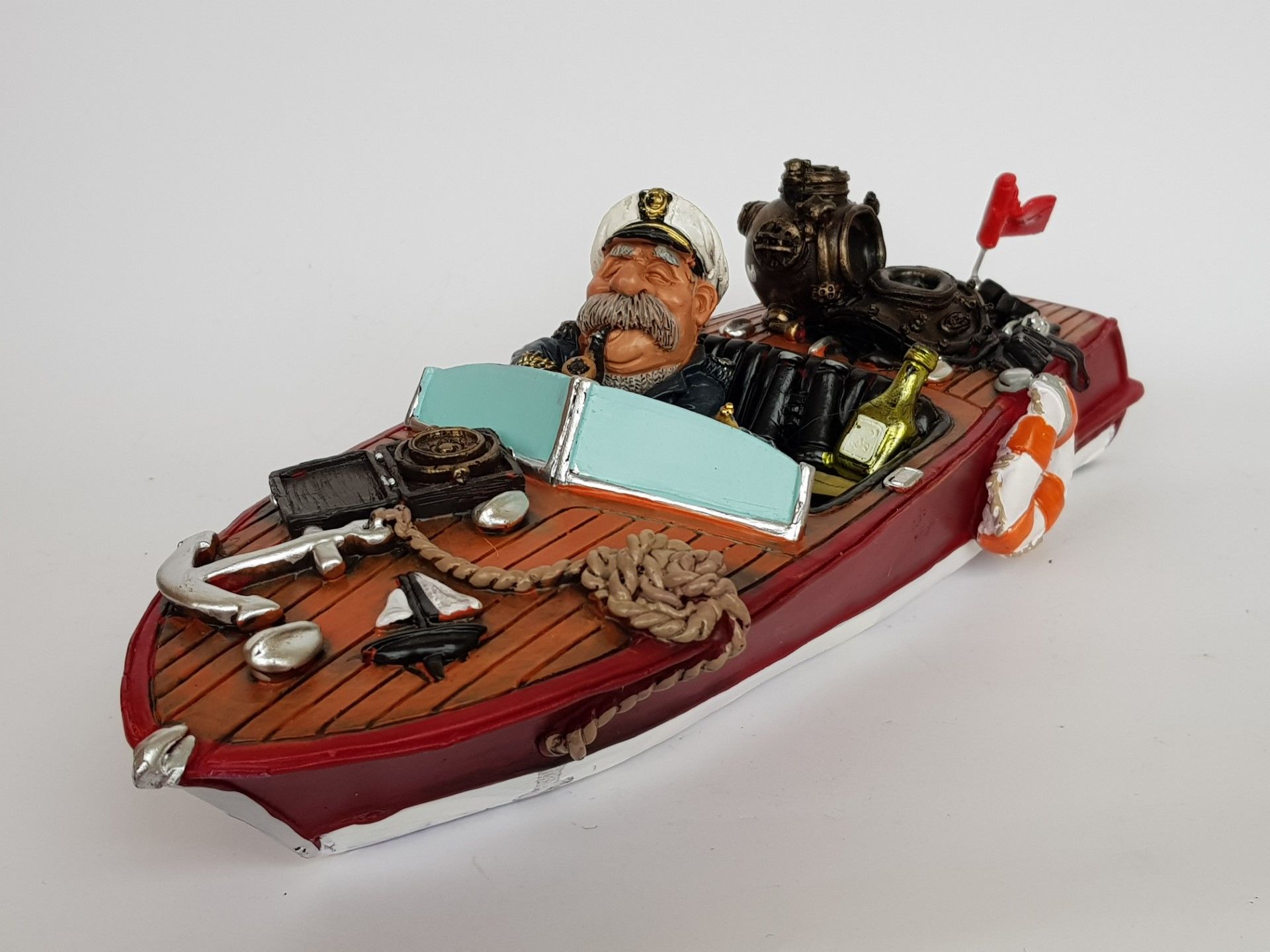 Kaptan ve sürat teknesi biblo