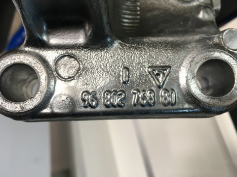 Aks Mili Sağ Orta Bağlantı Ayağı  P2081 P301 9680276880