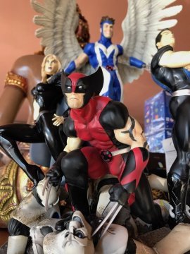 Dark X - Men Diorama