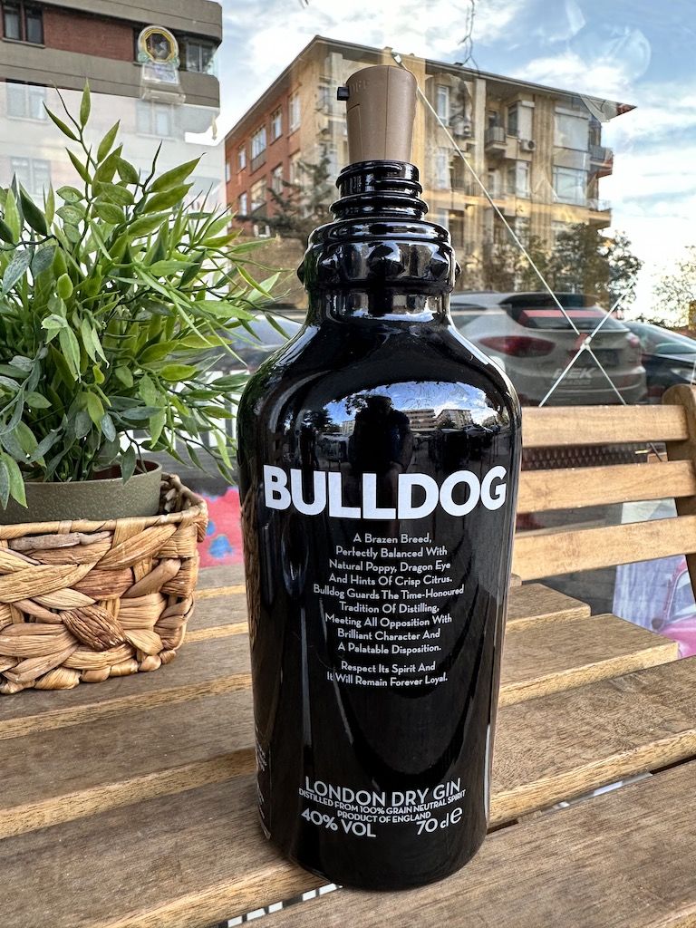 LED IŞIKLI İÇKİ ŞİŞESİ-BULL DOG CİN