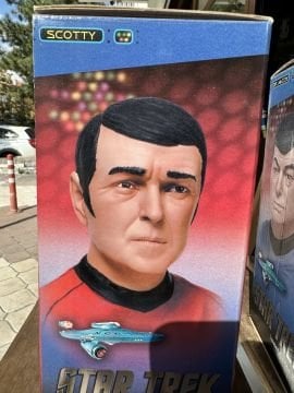 SIDESHOW-STAR TREK-SCOTTY LIMITED EDITION BUST FIGURE