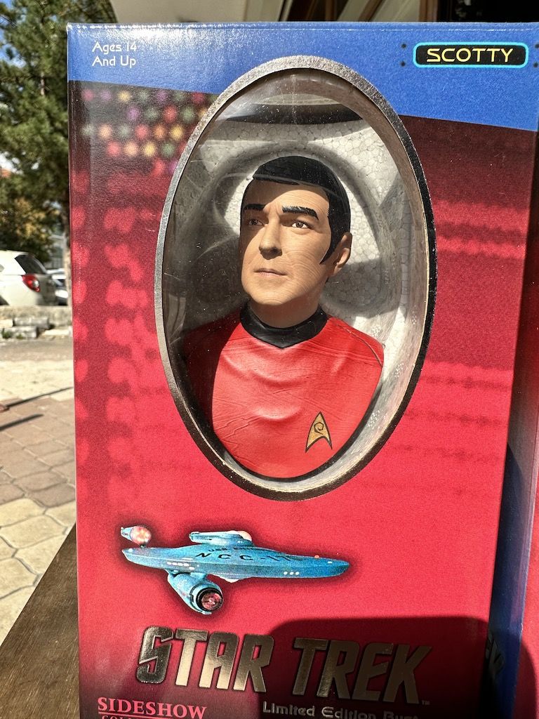 SIDESHOW-STAR TREK-SCOTTY LIMITED EDITION BUST FIGURE