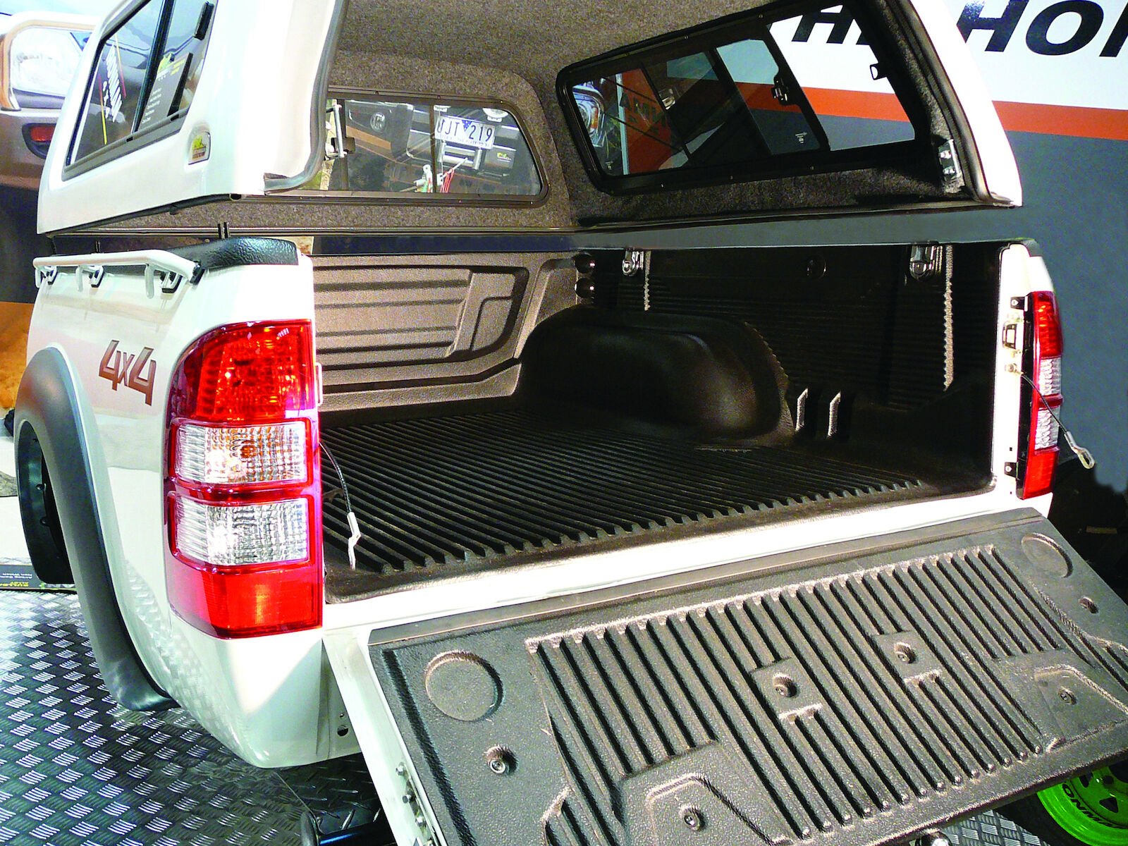 LINER019 Toyota Hilux Revo Kasa Kaplaması Ironman 4x4