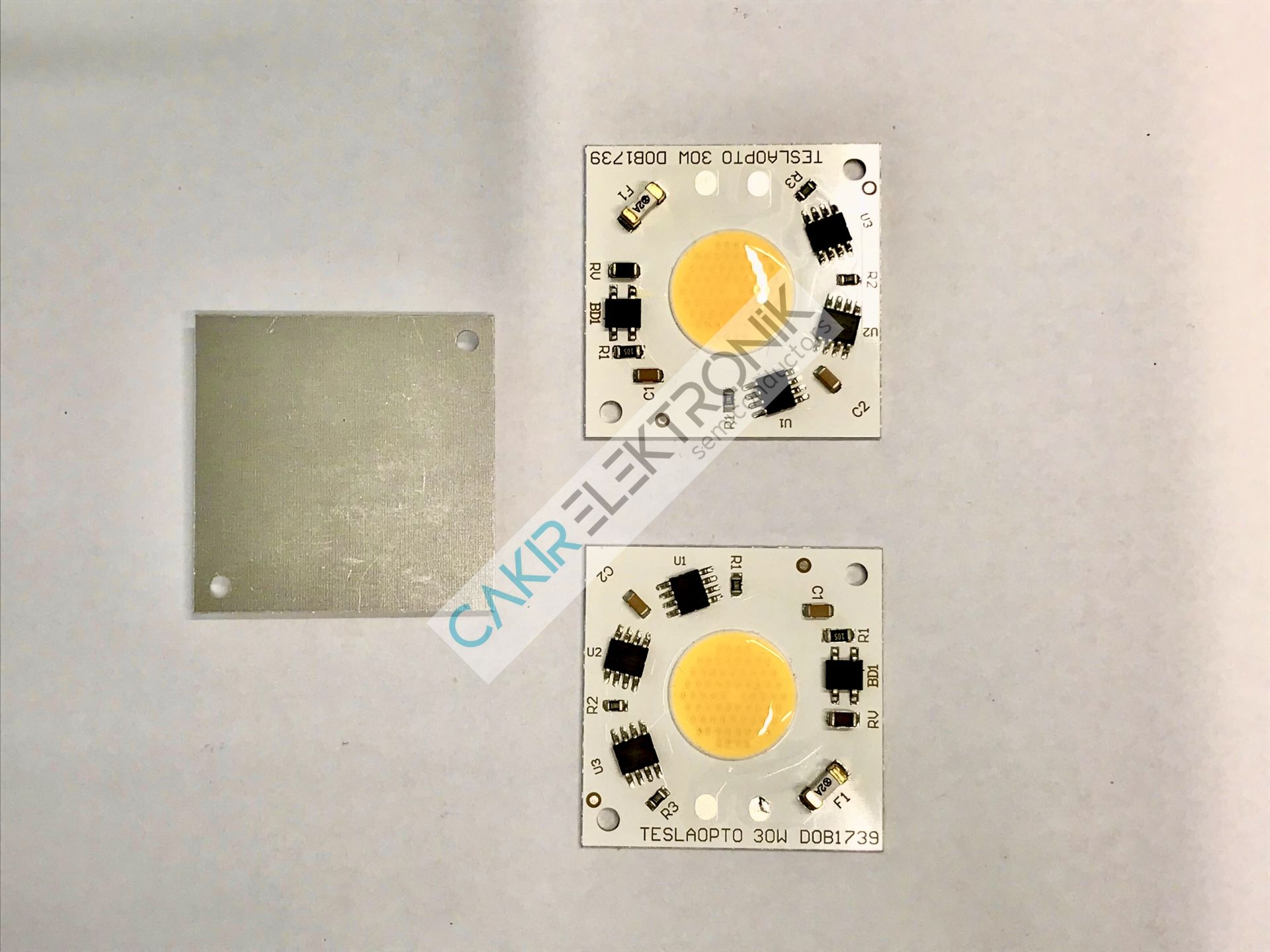 30 Watt 220V A/C 3000 KELVIN. - 30W COB LED 220V