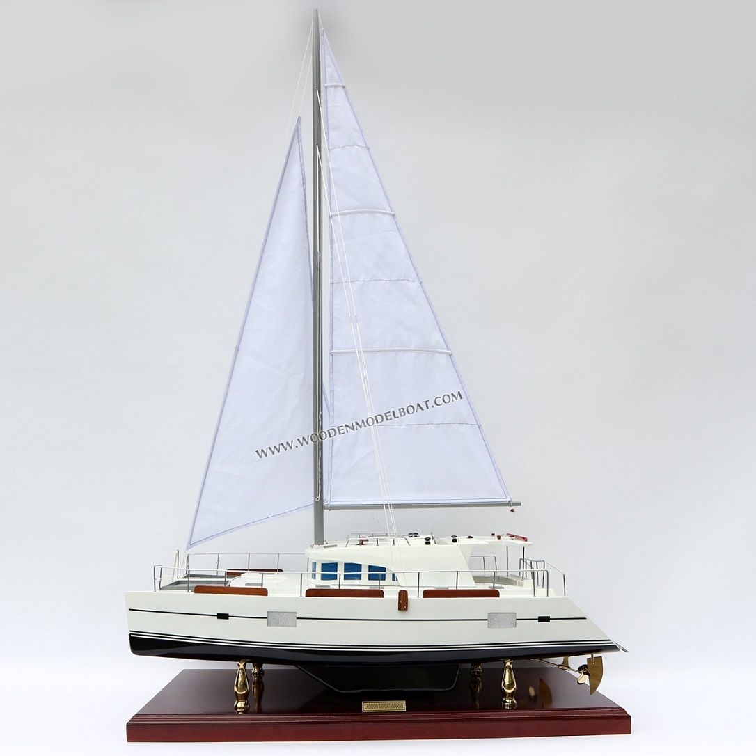 Lagoon 400 Dekoratif Yelkenli Katamaran Modeli (70 cm)