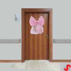 Kasnaklı Tül Fiyonk ve Ayıcıklı 70cm x 55cm Kapı Süsü - Pembe