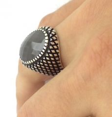 Komple işlemeli Siyah zirkon taşlı erkek yüzüğü