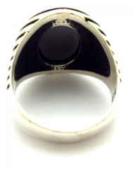 Çizgi işlemeli Siyah zirkon taşlı erkek yüzüğü