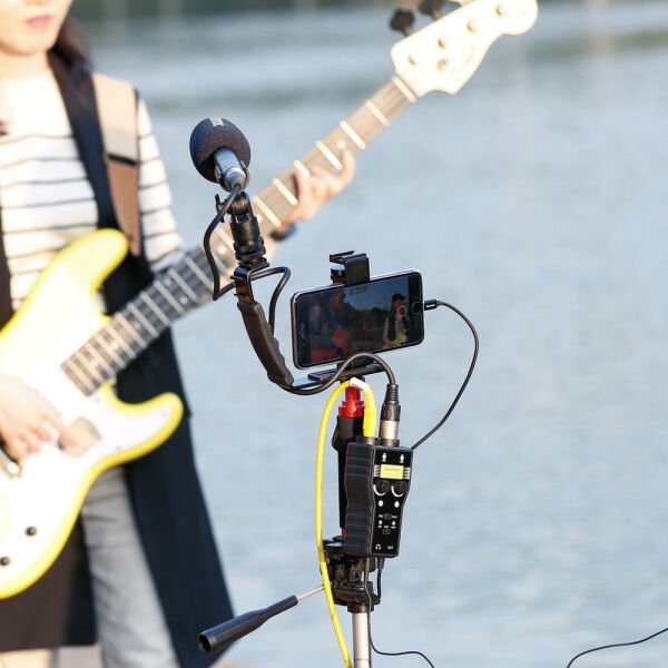 Saramonic SmartRig+ Di Preamp Mikrofonlu Ses ve Gitar Adaptörü / iPhone