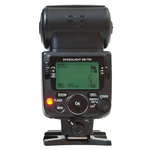 Nikon SB-700 Flaş