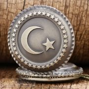 Köstekli Saat Türk Bayrağı