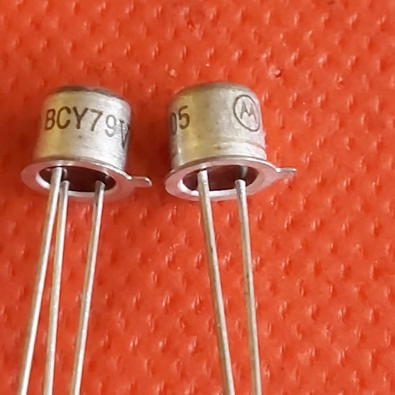 BCY79  200mA  45V PNP SILICON PLANAR TRANSISTOR (Motorola)