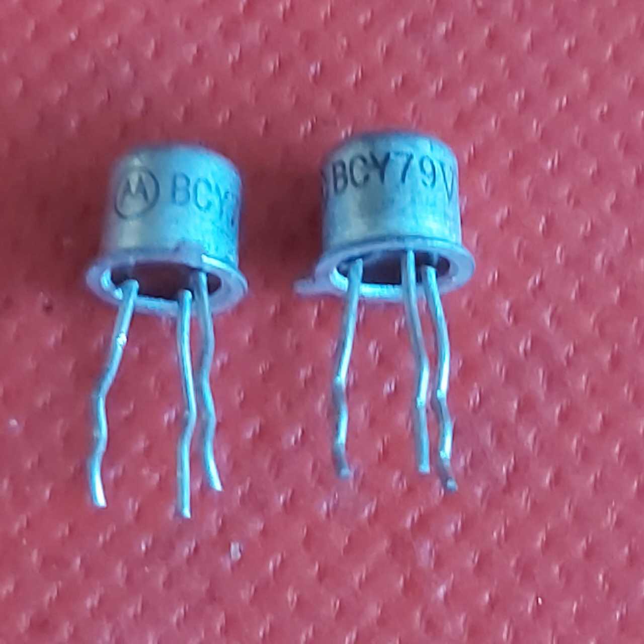 BCY79  200mA 45V PNP SILICON PLANAR TRANSISTOR (Kısa Pinli) (Motorola)