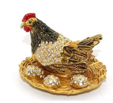 Dekoratif Swarovski Taşlı Yumurtlayan Tavuk Biblosu (8cm x 5cm)