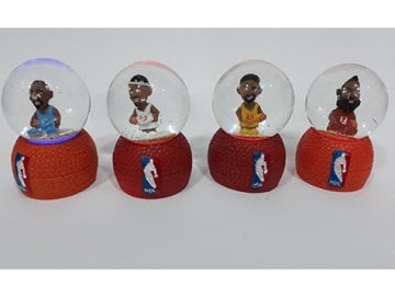 Dekoratif Mini Işıklı NBA Basketbolcu Cam kar Küresi