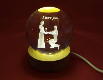 Usb'li I Love You Temalı Ahşap Altlıklı Kristal Cam Küre