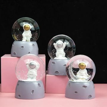 Dekoratif Mini Işıklı Astronot Cam Kar Küresi