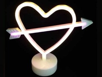 Dekoratif İçinden Ok Geçen Kalp LED Gece Lambası