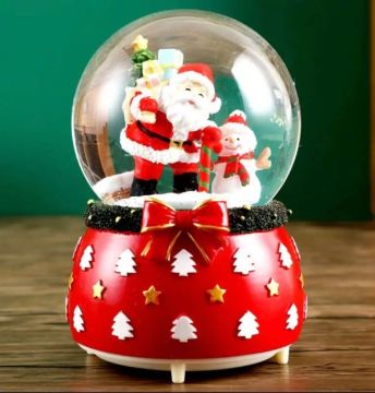 Noel Baba & Kardan Adam Püskürtmeli Müzikli Cam Kar Küresi