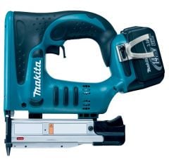 Makita BPT350RFE Akülü Çivi Çakma Makinası 14.4V 3Ah Li-ion