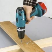 Makita 8271DWPLE Akülü Darbeli Matkap+El Feneri (12 V) 1.3 Ah