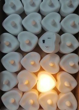 24 lü Pilli Kalp Tea light mumluk