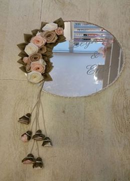 El İşi Organze Çiçek ile Süslü Akrilik Ayna Kapı süsü