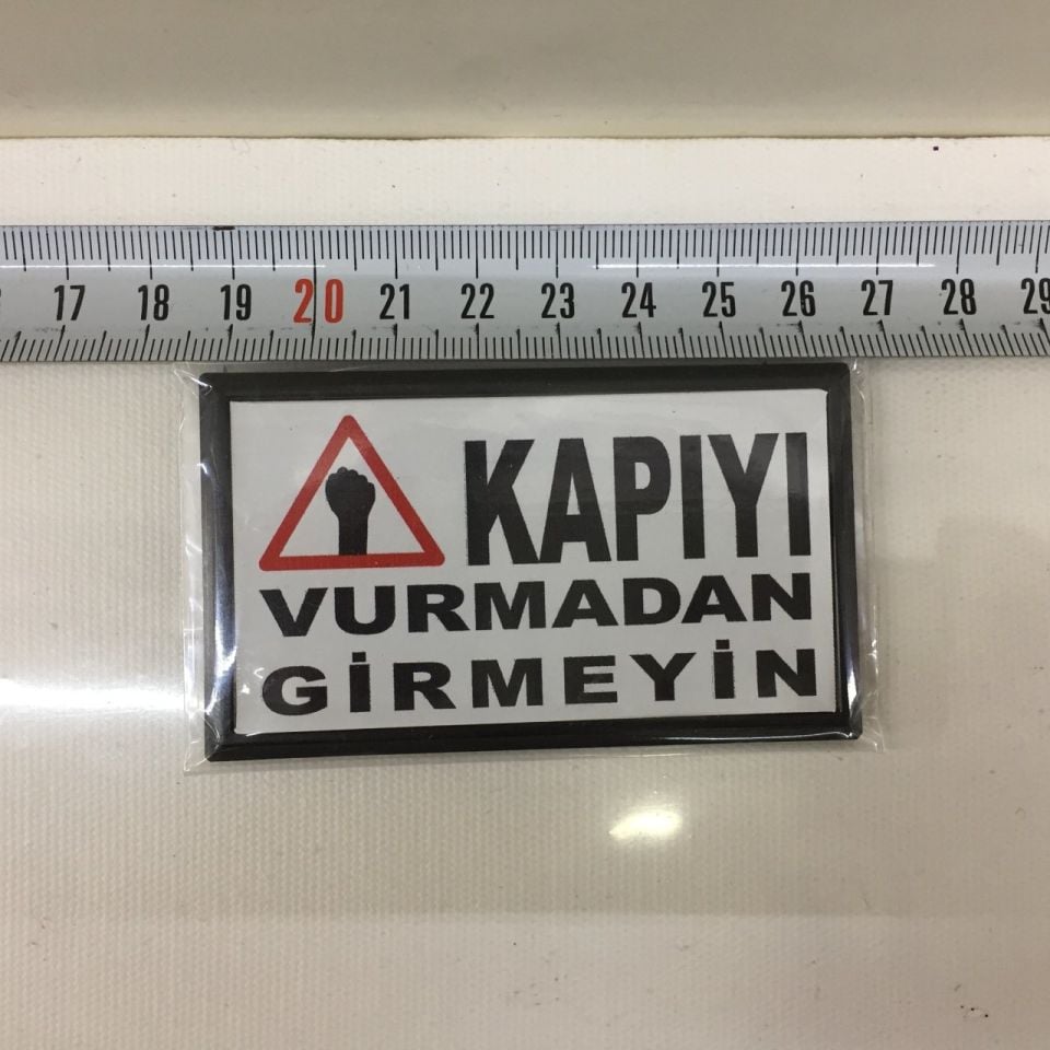 PLASTİK KLİŞE (KAPIYI VURMADAN GİRMEYİN)