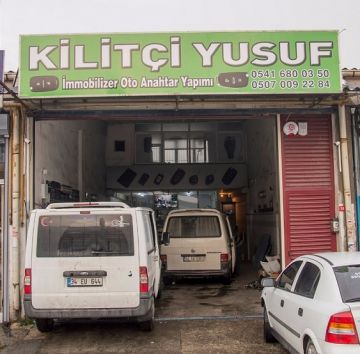 KİLİTÇİ YUSUF Oto Anahtar ve Kilit Tamiri İmmobilizerli Anahtar Elektronik Kumanda Ev Oto Anahtarları Çilingir 7/24 Kilit Tamiri Klasik Oto Cam Kilit Tamiri Land Rover Freelander Sunroof Sunroof Tamircisi Bağcılar Güngören San.Sit. Bayrampaşa İstanbul