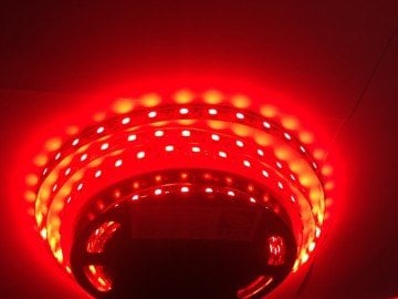 Kırmızı Mt/60 LED 5050 SMD 120 Derece Mt/1.4 A-16.8 Watt Dış Mekân