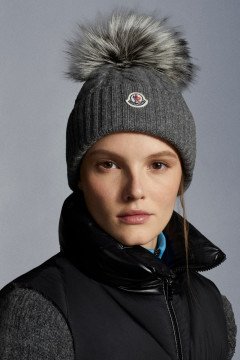 Beanie With Pom Pom - Bere, Gri