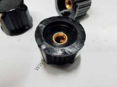 Potansiyometre Düğmesi , 6 mm Genişlikteki Pot Millerine Uygundur , Yandan Vidalıdır , Yükseklik : 22mm , Made in Taiwan