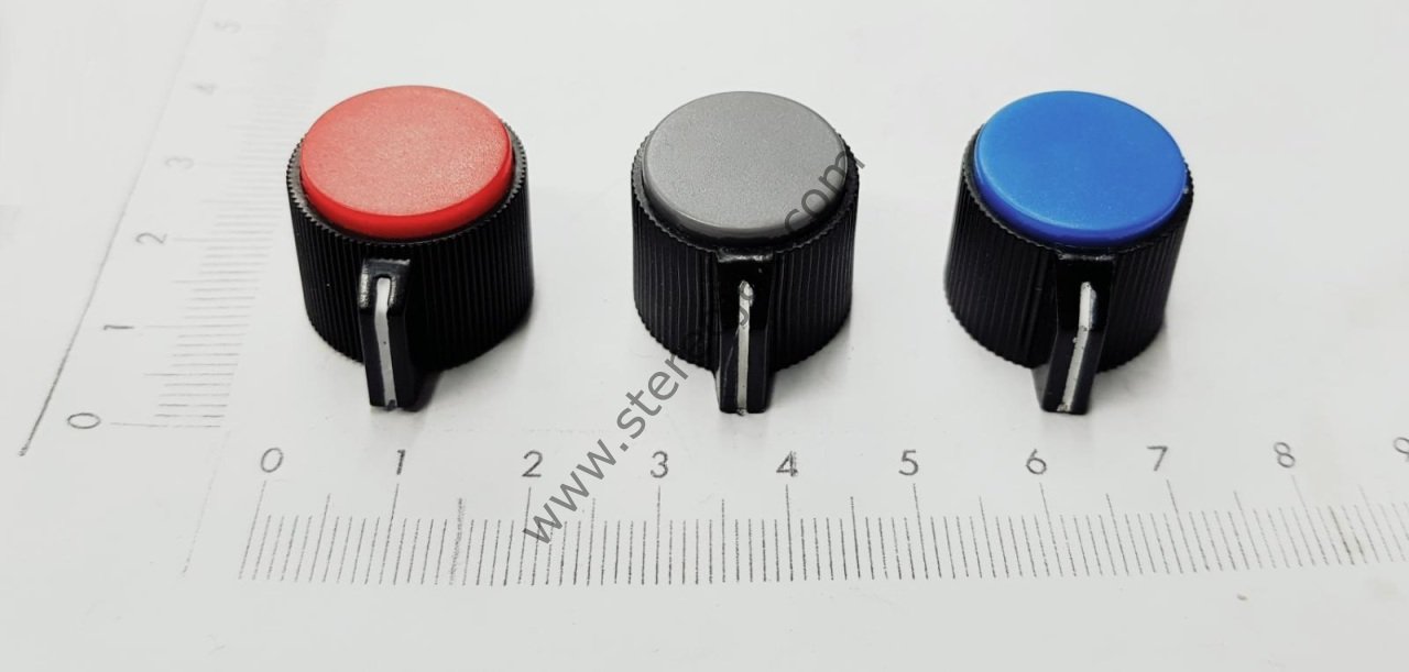 Yandan Sıkmalı Burunlu Pot Düğmesi , Genişlik : 19mm , Yükseklik : 16mm , Burun Uzunluğu : 4mm , Komitatör ve Standart Pot Millerine Uygundur ( 6 mm ) ( Renk Seçiniz )