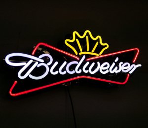 Budweiser Neon Yazı