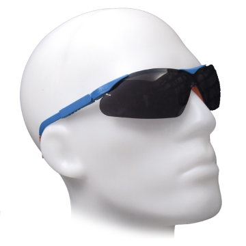 ISOLAB Spectacle Koruyucu Gözlük Polikarbonat Lens, UV 400 Koruması (Koyu Lens - Mavi Çerçeve)