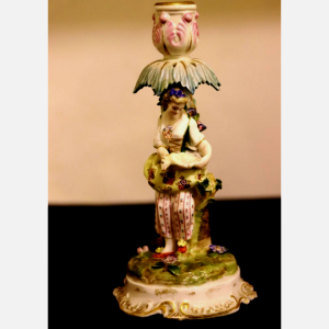 Meissen imzalı el boyaması porselen çift  tekli heykel şamdan,  mumluk. Y:23cm.