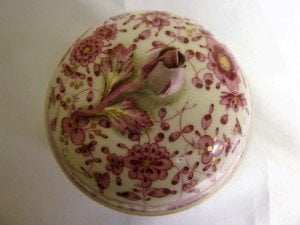 Meissen imzalı porselen el boyaması Osmanlı dönemi lokumluk. Çapı: 8cm. Y: 9cm.