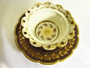 Porselen el boyaması Osmanlı dönemi lokumluk. Çapı:17cm. Y:10cm.