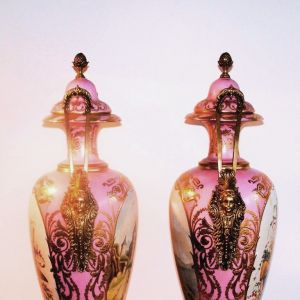 Sevres imzalı çift porselen vazo, bronz kare kaideli Y:80 cm.