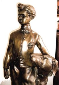 Bronz heykel  ''köpekli çocuk'' temalı.  İmzalı.  Y: 108 cm.