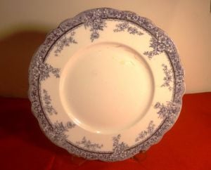 Royal Wedgwood porselen tabak. İmzalı Çapı:22,5 cm