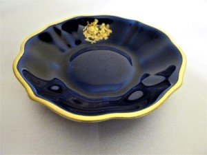 Limoges imzalı altın yaldızlı kobalt mavisi porselen tabak Ç:7,5cm