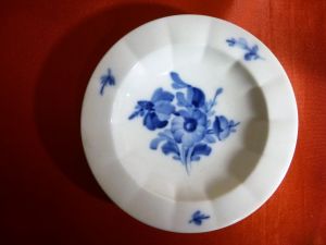 Royal Copenhagen porselen 3ad. tabak Ç:9.5cm