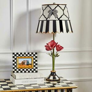 Flower Show Table Lamp