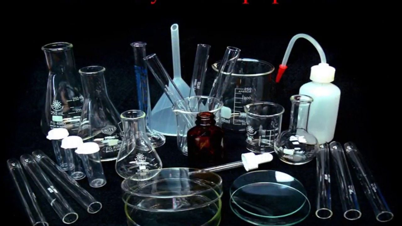 Laboratuvar cam ve plastik malzeme arasındaki fark nedir? 