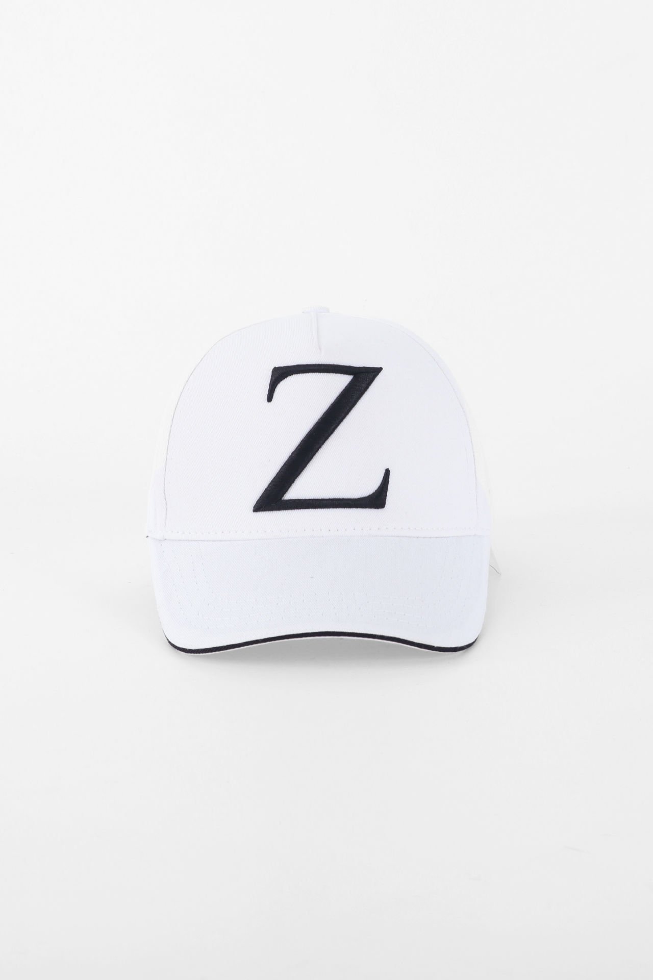 Z Harf Nakışlı Kep Şapka - Beyaz