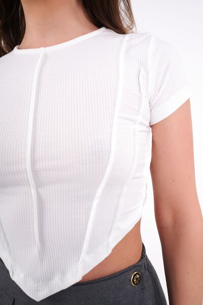 Beyaz Asimetrik Baretli Crop Tshirt