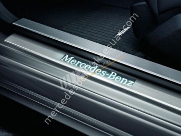 Mercedes Benz Işıklı Krom Eşik Kaplaması 4 Kapı